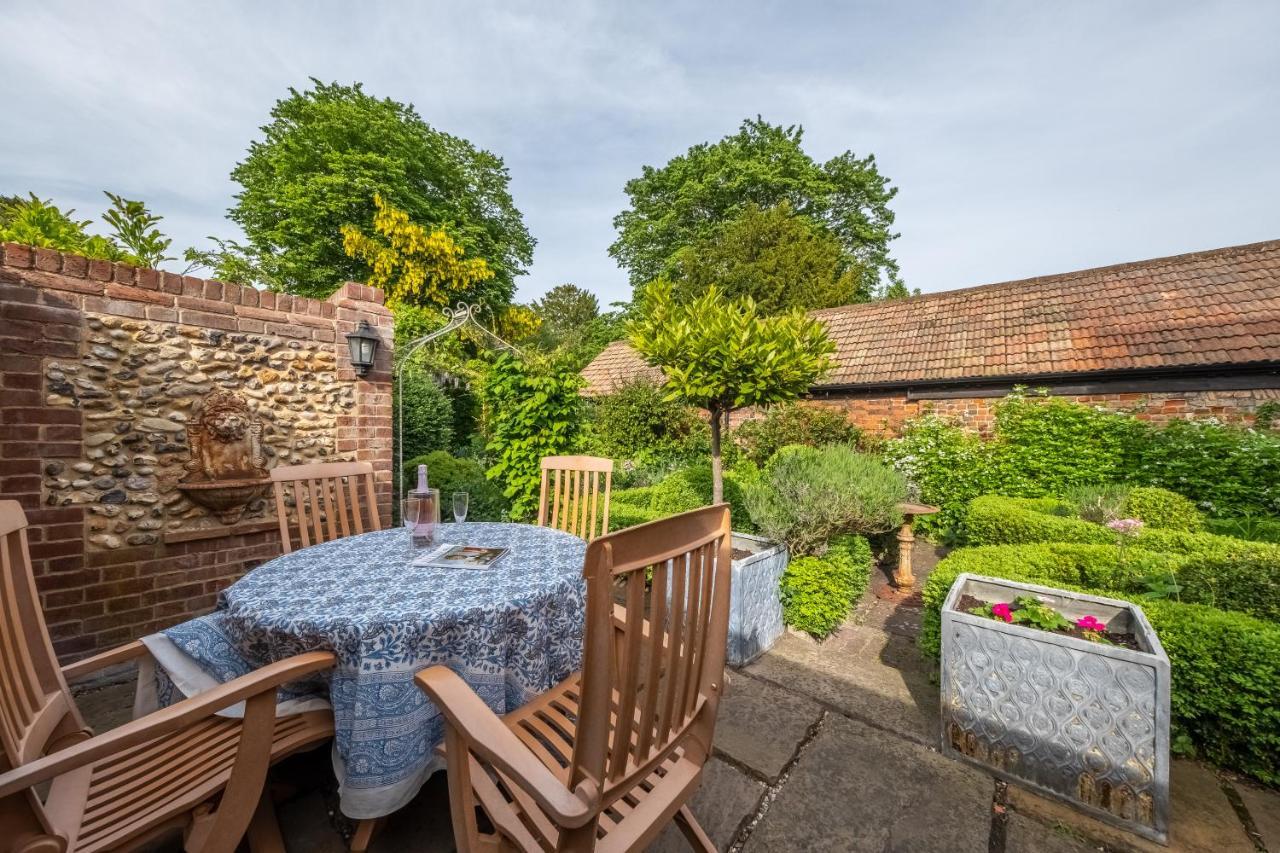 Extraordinary 15Th Century Timber Framed Cottage In Famous Medieval Village - The Tryst Lavenham Zewnętrze zdjęcie
