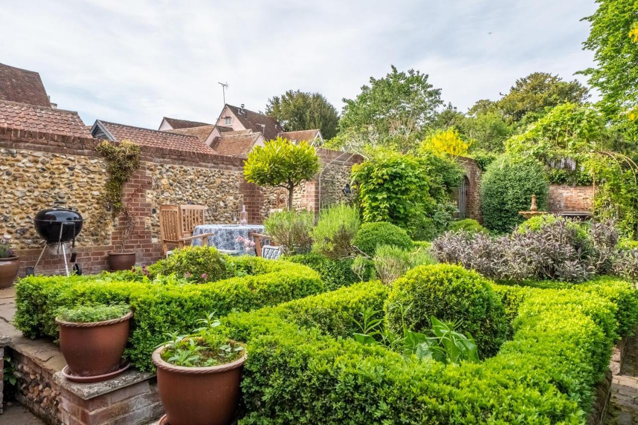Extraordinary 15Th Century Timber Framed Cottage In Famous Medieval Village - The Tryst Lavenham Zewnętrze zdjęcie
